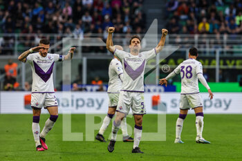 2023-04-01 - Giacomo Bonaventura of ACF Fiorentina celebrates after scoring a goal during Serie A 2022/23 football match between FC Internazionale and ACF Fiorentina at Giuseppe Meazza Stadium, Milan, Italy on April 01, 2023 - INTER - FC INTERNAZIONALE VS ACF FIORENTINA - ITALIAN SERIE A - SOCCER