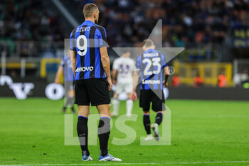 2023-04-01 - Edin Dzeko of FC Internazionale reacts during Serie A 2022/23 football match between FC Internazionale and ACF Fiorentina at Giuseppe Meazza Stadium, Milan, Italy on April 01, 2023 - INTER - FC INTERNAZIONALE VS ACF FIORENTINA - ITALIAN SERIE A - SOCCER