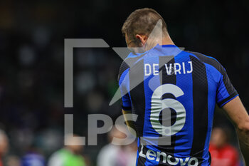 2023-04-01 - Stefan De Vrij of FC Internazionale reacts during Serie A 2022/23 football match between FC Internazionale and ACF Fiorentina at Giuseppe Meazza Stadium, Milan, Italy on April 01, 2023 - INTER - FC INTERNAZIONALE VS ACF FIORENTINA - ITALIAN SERIE A - SOCCER