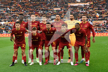 2023-04-02 - AS Roma team during the Italian Football Championship League A 2022/2023 match between AS Roma vs UC Sampdoria at the Olimpic Stadium in Rome  on 02 Apri 2023. - AS ROMA VS UC SAMPDORIA - ITALIAN SERIE A - SOCCER