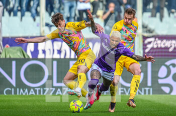 2023-04-08 - Fiorentina's Dodo hampered by Spezia's Daniel Maldini - ACF FIORENTINA VS SPEZIA CALCIO - ITALIAN SERIE A - SOCCER
