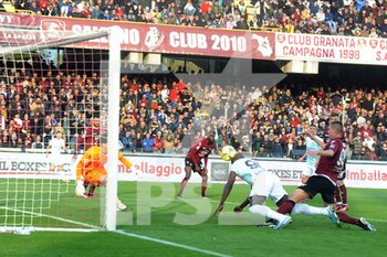 2023-04-07 - Romelu Lukaku of FC Internazionale miss a goal  during the Serie A match between US Salernitana 1919 vs  FC Inter  at Arechi  Stadium  - US SALERNITANA VS INTER - FC INTERNAZIONALE - ITALIAN SERIE A - SOCCER