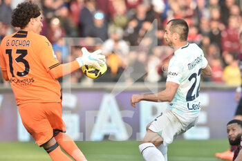 2023-04-07 - Guillermo Ochoa of US Salernitana competes for the ball with Henrikh Mkhitaryan of FC Internazionale  during the Serie A match between US Salernitana 1919 vs  FC Inter  at Arechi  Stadium  - US SALERNITANA VS INTER - FC INTERNAZIONALE - ITALIAN SERIE A - SOCCER