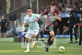 2023-04-07 - Flavius Daniliuc of US Salernitana  competes for the ball with Lautaro Martinez of FC Internazionale  during the Serie A match between US Salernitana 1919 vs  FC Inter  at Arechi  Stadium  - US SALERNITANA VS INTER - FC INTERNAZIONALE - ITALIAN SERIE A - SOCCER