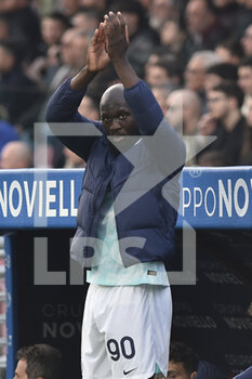 2023-04-07 - Romelu Lukaku of FC Internazionale cheers their fans  during the Serie A match between US Salernitana 1919 vs  FC Inter  at Arechi  Stadium  - US SALERNITANA VS INTER - FC INTERNAZIONALE - ITALIAN SERIE A - SOCCER