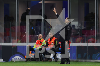 2023-04-15 - Simone Inzaghi Head Coach of FC Internazionale gestures during Serie A 2022/23 football match between FC Internazionale and AC Monza at Giuseppe Meazza Stadium, Milan, Italy on April 15, 2023 - INTER - FC INTERNAZIONALE VS AC MONZA - ITALIAN SERIE A - SOCCER