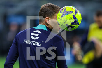 2023-04-15 - Nicolo Barella of FC Internazionale warms up during Serie A 2022/23 football match between FC Internazionale and AC Monza at Giuseppe Meazza Stadium, Milan, Italy on April 15, 2023 - INTER - FC INTERNAZIONALE VS AC MONZA - ITALIAN SERIE A - SOCCER