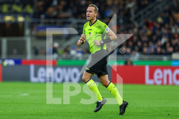 2023-04-15 - Referee Luca Pairetto in action during Serie A 2022/23 football match between FC Internazionale and AC Monza at Giuseppe Meazza Stadium, Milan, Italy on April 15, 2023 - INTER - FC INTERNAZIONALE VS AC MONZA - ITALIAN SERIE A - SOCCER