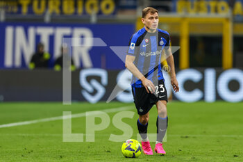 2023-04-15 - Nicolo Barella of FC Internazionale in action during Serie A 2022/23 football match between FC Internazionale and AC Monza at Giuseppe Meazza Stadium, Milan, Italy on April 15, 2023 - INTER - FC INTERNAZIONALE VS AC MONZA - ITALIAN SERIE A - SOCCER