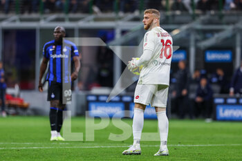 2023-04-15 - Michele Di Gregorio of AC Monza in action during Serie A 2022/23 football match between FC Internazionale and AC Monza at Giuseppe Meazza Stadium, Milan, Italy on April 15, 2023 - INTER - FC INTERNAZIONALE VS AC MONZA - ITALIAN SERIE A - SOCCER