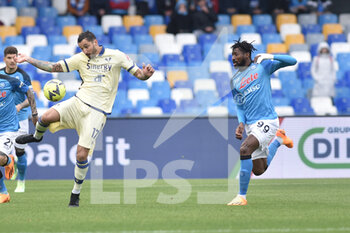 2023-04-15 - Federico Ceccherini of Hellas Verona FC  competes for the ball with Andre’ Anguissa of SSC Napoli   during the Serie A match between SSC Napoli vs Hellas Verona at Diego Armando Maradona Stadium  - SSC NAPOLI VS HELLAS VERONA - ITALIAN SERIE A - SOCCER