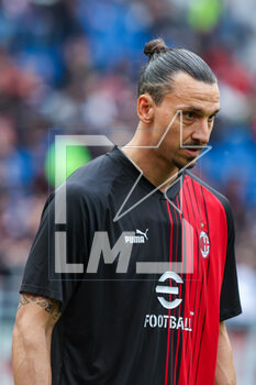 2023-04-23 - Zlatan Ibrahimovic of AC Milan looks on during Serie A 2022/23 football match between AC Milan and US Lecce at San Siro Stadium, Milan, Italy on April 23, 2023 - AC MILAN VS US LECCE - ITALIAN SERIE A - SOCCER