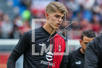 2023-04-23 - Charles De Ketelaere of AC Milan looks on during Serie A 2022/23 football match between AC Milan and US Lecce at San Siro Stadium, Milan, Italy on April 23, 2023 - AC MILAN VS US LECCE - ITALIAN SERIE A - SOCCER
