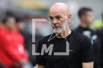 2023-04-23 - Stefano Pioli Head Coach of AC Milan looks on during Serie A 2022/23 football match between AC Milan and US Lecce at San Siro Stadium, Milan, Italy on April 23, 2023 - AC MILAN VS US LECCE - ITALIAN SERIE A - SOCCER