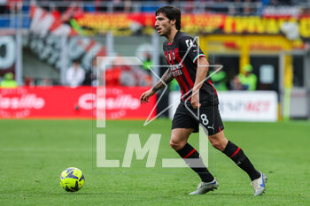 2023-04-23 - Sandro Tonali of AC Milan in action during Serie A 2022/23 football match between AC Milan and US Lecce at San Siro Stadium, Milan, Italy on April 23, 2023 - AC MILAN VS US LECCE - ITALIAN SERIE A - SOCCER