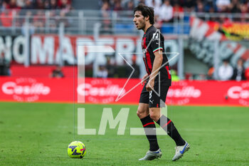 2023-04-23 - Sandro Tonali of AC Milan in action during Serie A 2022/23 football match between AC Milan and US Lecce at San Siro Stadium, Milan, Italy on April 23, 2023 - AC MILAN VS US LECCE - ITALIAN SERIE A - SOCCER