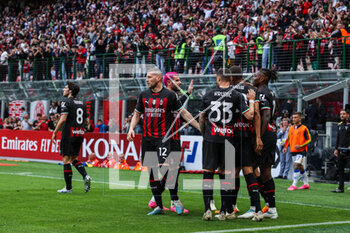 2023-04-23 - Rafael Leao of AC Milan celebrates with his teammates after scoring a goal during Serie A 2022/23 football match between AC Milan and US Lecce at San Siro Stadium, Milan, Italy on April 23, 2023 - AC MILAN VS US LECCE - ITALIAN SERIE A - SOCCER