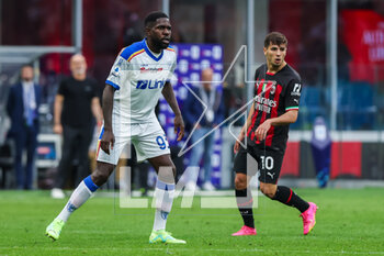 2023-04-23 - Samuel Umtiti of US Lecce in action during Serie A 2022/23 football match between AC Milan and US Lecce at San Siro Stadium, Milan, Italy on April 23, 2023 - AC MILAN VS US LECCE - ITALIAN SERIE A - SOCCER