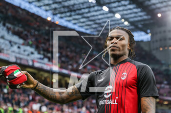 2023-04-23 - Rafael Leao of AC Milan celebrates the victory at the end of the match during Serie A 2022/23 football match between AC Milan and US Lecce at San Siro Stadium, Milan, Italy on April 23, 2023 - AC MILAN VS US LECCE - ITALIAN SERIE A - SOCCER