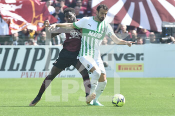 2023-04-22 - Boulaye Dia of US Salernitana  competes for the ball with Gian Marco Ferrari of  US Sassuolo Calcio  during the Serie A match between 
US Salernitana 1919 vs US Sassuolo Calcio  at Arechi  Stadium  - US SALERNITANA VS US SASSUOLO - ITALIAN SERIE A - SOCCER