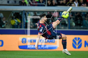 2023-04-30 - Bologna's Riccardo Orsolini tries to score - BOLOGNA FC VS JUVENTUS FC - ITALIAN SERIE A - SOCCER