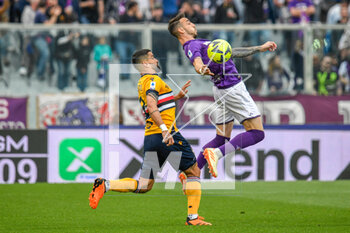 2023-04-30 - Fiorentina's Gaetano Castrovilli fights for the ball against Sampdoria's Tomas Rincon - ACF FIORENTINA VS UC SAMPDORIA - ITALIAN SERIE A - SOCCER