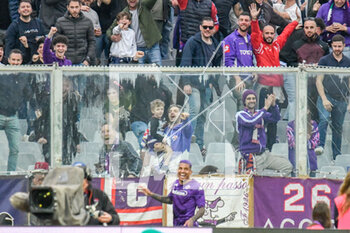2023-04-30 - Fiorentina's Dodo celebrates with teammates after scoring the 2-0 goal - ACF FIORENTINA VS UC SAMPDORIA - ITALIAN SERIE A - SOCCER