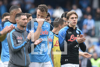 2023-04-30 - the napoli players thank the fans at the end of the match during the Serie A match between SSC Napoli vs US Salernitana 1919 at Diego Armando Maradano Stadium - SSC NAPOLI VS US SALERNITANA - ITALIAN SERIE A - SOCCER