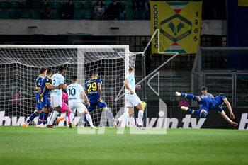 2023-05-03 - Verona's Striker Gaich scores auto goal over the kick of Inter's Federico Dimarco - HELLAS VERONA FC VS INTER - FC INTERNAZIONALE - ITALIAN SERIE A - SOCCER