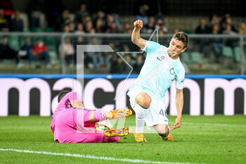 2023-05-03 - Verona's Lorenzo Montipo saves a goal by Inter's Mattia Zanotti - HELLAS VERONA FC VS INTER - FC INTERNAZIONALE - ITALIAN SERIE A - SOCCER