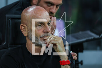 2023-05-03 - Stefano Pioli Head Coach of AC Milan looks on during Serie A 2022/23 football match between AC Milan and US Cremonese at San Siro Stadium, Milan, Italy on May 03, 2023 - AC MILAN VS US CREMONESE - ITALIAN SERIE A - SOCCER