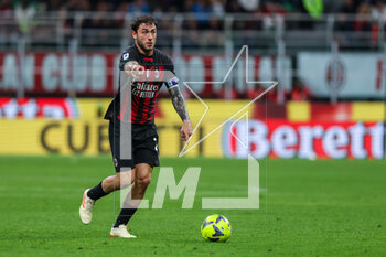 2023-05-03 - Davide Calabria of AC Milan in action during Serie A 2022/23 football match between AC Milan and US Cremonese at San Siro Stadium, Milan, Italy on May 03, 2023 - AC MILAN VS US CREMONESE - ITALIAN SERIE A - SOCCER