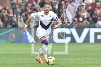 2023-05-03 - Cristiano Biraghi of ACF Fiorentina in action during the Serie A match between US Salernitana 1919 vs ACF Fiorentina at Arechi Stadium - US SALERNITANA VS ACF FIORENTINA - ITALIAN SERIE A - SOCCER