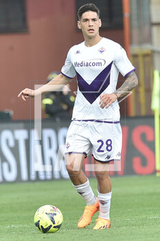 2023-05-03 - Lucas Martinez Quarta of ACF Fiorentina in action during the Serie A match between US Salernitana 1919 vs ACF Fiorentina at Arechi Stadium - US SALERNITANA VS ACF FIORENTINA - ITALIAN SERIE A - SOCCER