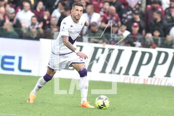 2023-05-03 - Cristiano Biraghi of ACF Fiorentina in action during the Serie A match between US Salernitana 1919 vs ACF Fiorentina at Arechi Stadium - US SALERNITANA VS ACF FIORENTINA - ITALIAN SERIE A - SOCCER