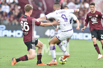2023-05-03 - Matteo Lovato of US Salernitana competes for the ball with Nicolas Gonzales of ACF Fiorentina during the Serie A match between US Salernitana 1919 ACF Fiorentina at Arechi Stadium - US SALERNITANA VS ACF FIORENTINA - ITALIAN SERIE A - SOCCER
