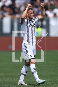 2023-05-07 - Filip Kostic of Juventus FC celebrate - ATALANTA BC VS JUVENTUS FC - ITALIAN SERIE A - SOCCER