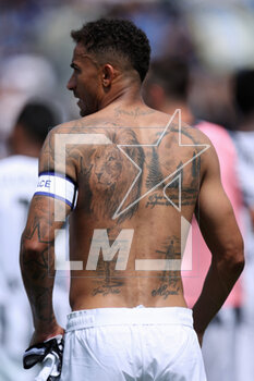 2023-05-07 - Luis Da Silva Danilo of Juventus FC shows his tattoos on his back - ATALANTA BC VS JUVENTUS FC - ITALIAN SERIE A - SOCCER