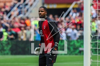 2023-05-06 - Mike Maignan of AC Milan looks on during Serie A 2022/23 football match between AC Milan and SS Lazio at San Siro Stadium, Milan, Italy on May 06, 2023 - AC MILAN VS SS LAZIO - ITALIAN SERIE A - SOCCER