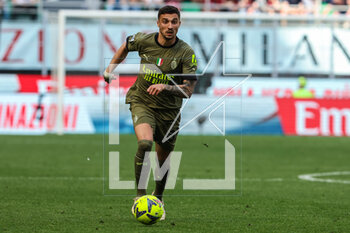 2023-05-06 - Rade Krunic of AC Milan in action during Serie A 2022/23 football match between AC Milan and SS Lazio at San Siro Stadium, Milan, Italy on May 06, 2023 - AC MILAN VS SS LAZIO - ITALIAN SERIE A - SOCCER