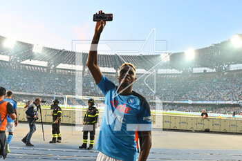 2023-05-07 - Victor Osimhen of SSC Napoli celebrate at the end of the race during the Serie A match between SSC Napoli vs ACF Fiorentina at Diego Armando Maradona Stadium - SSC NAPOLI VS ACF FIORENTINA - ITALIAN SERIE A - SOCCER