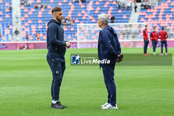 2023-05-14 - Marko Arnautovic (Bologna FC) and Jose Mourinho (As Roma) before the match - BOLOGNA FC VS AS ROMA - ITALIAN SERIE A - SOCCER
