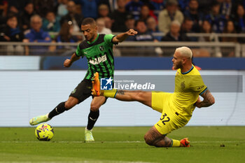2023-05-13 - Federico Dimarco of FC Internazionale competes for the ball with Jeremy Toljan of US Sassuolo during Serie A 2022/23 football match between FC Internazionale and US Sassuolo at Giuseppe Meazza Stadium, Milan, Italy on May 13, 2023 - INTER - FC INTERNAZIONALE VS US SASSUOLO - ITALIAN SERIE A - SOCCER