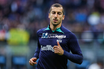 2023-05-13 - Henrikh Mkhitaryan of FC Internazionale looks on during Serie A 2022/23 football match between FC Internazionale and US Sassuolo at Giuseppe Meazza Stadium, Milan, Italy on May 13, 2023 - INTER - FC INTERNAZIONALE VS US SASSUOLO - ITALIAN SERIE A - SOCCER