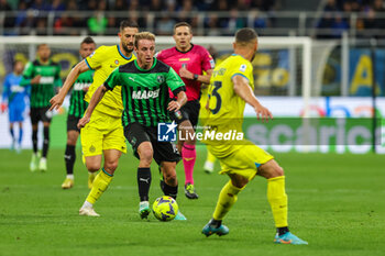 2023-05-13 - Davide Frattesi of US Sassuolo in action during Serie A 2022/23 football match between FC Internazionale and US Sassuolo at Giuseppe Meazza Stadium, Milan, Italy on May 13, 2023 - INTER - FC INTERNAZIONALE VS US SASSUOLO - ITALIAN SERIE A - SOCCER