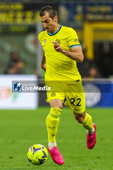 2023-05-13 - Henrikh Mkhitaryan of FC Internazionale in action during Serie A 2022/23 football match between FC Internazionale and US Sassuolo at Giuseppe Meazza Stadium, Milan, Italy on May 13, 2023 - INTER - FC INTERNAZIONALE VS US SASSUOLO - ITALIAN SERIE A - SOCCER