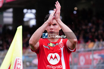 2023-05-14 - Matteo Pessina (AC Monza) claps his hands to AC Monza supporters - AC MONZA VS SSC NAPOLI - ITALIAN SERIE A - SOCCER