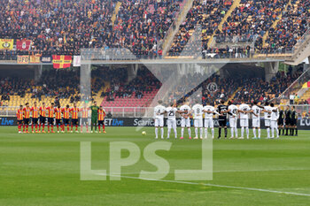 2023-05-21 - Players of the two teams prior to the minute of silence in memory of the victims of Emilia Romagna flood - US LECCE VS SPEZIA CALCIO - ITALIAN SERIE A - SOCCER