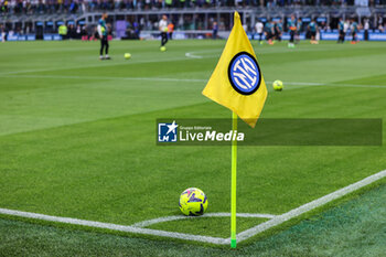 2023-05-27 - Orbita Puma Official Serie A matchball and FC Internazionale flag during Serie A 2022/23 football match between FC Internazionale and Atalanta BC at Giuseppe Meazza Stadium, Milan, Italy on May 27, 2023 - INTER - FC INTERNAZIONALE VS ATALANTA BC - ITALIAN SERIE A - SOCCER