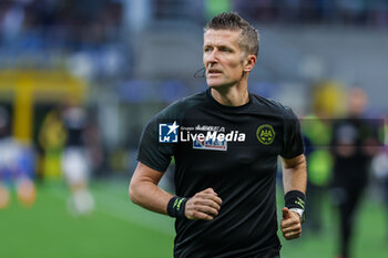 2023-05-27 - Referee Daniele Orsato looks on during Serie A 2022/23 football match between FC Internazionale and Atalanta BC at Giuseppe Meazza Stadium, Milan, Italy on May 27, 2023 - INTER - FC INTERNAZIONALE VS ATALANTA BC - ITALIAN SERIE A - SOCCER